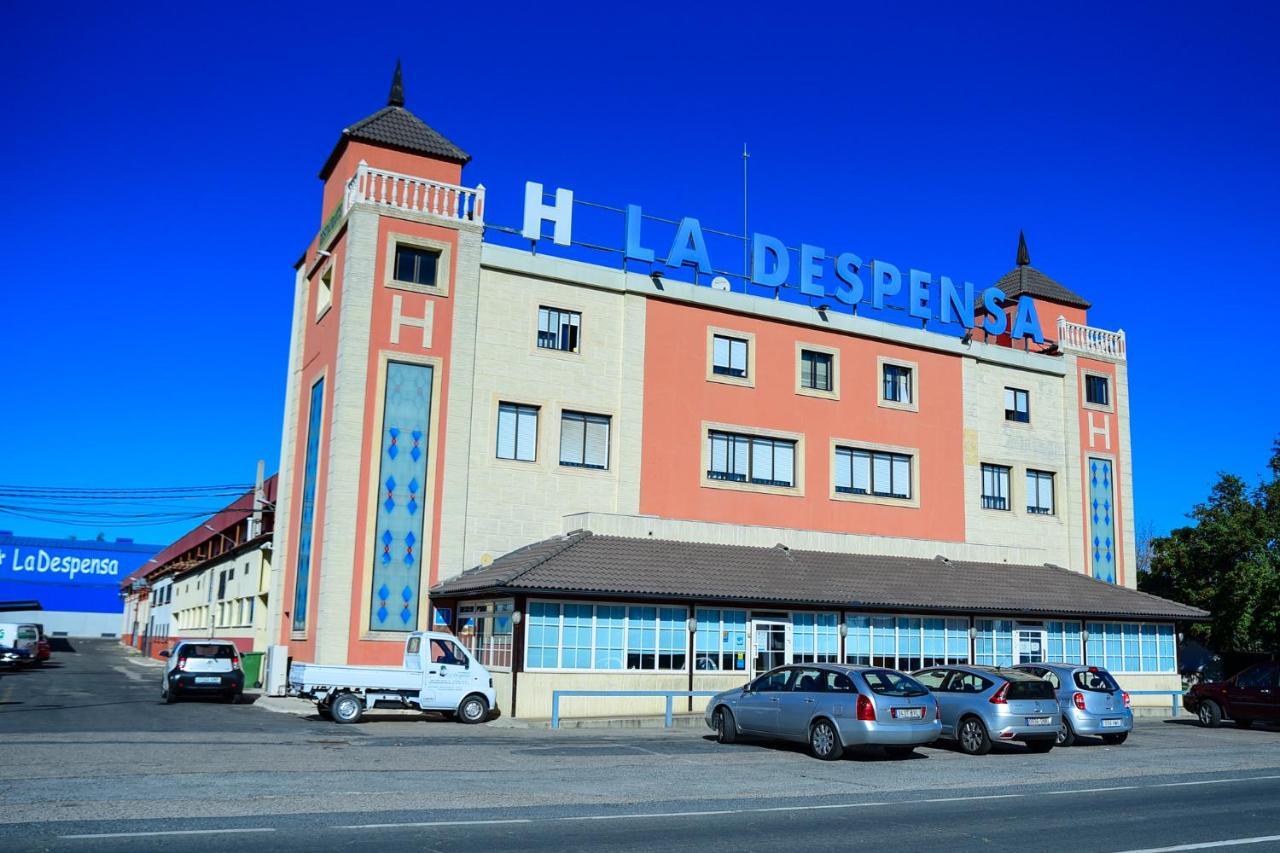 Hostal La Despensa De Extremadura Пласенсія Екстер'єр фото